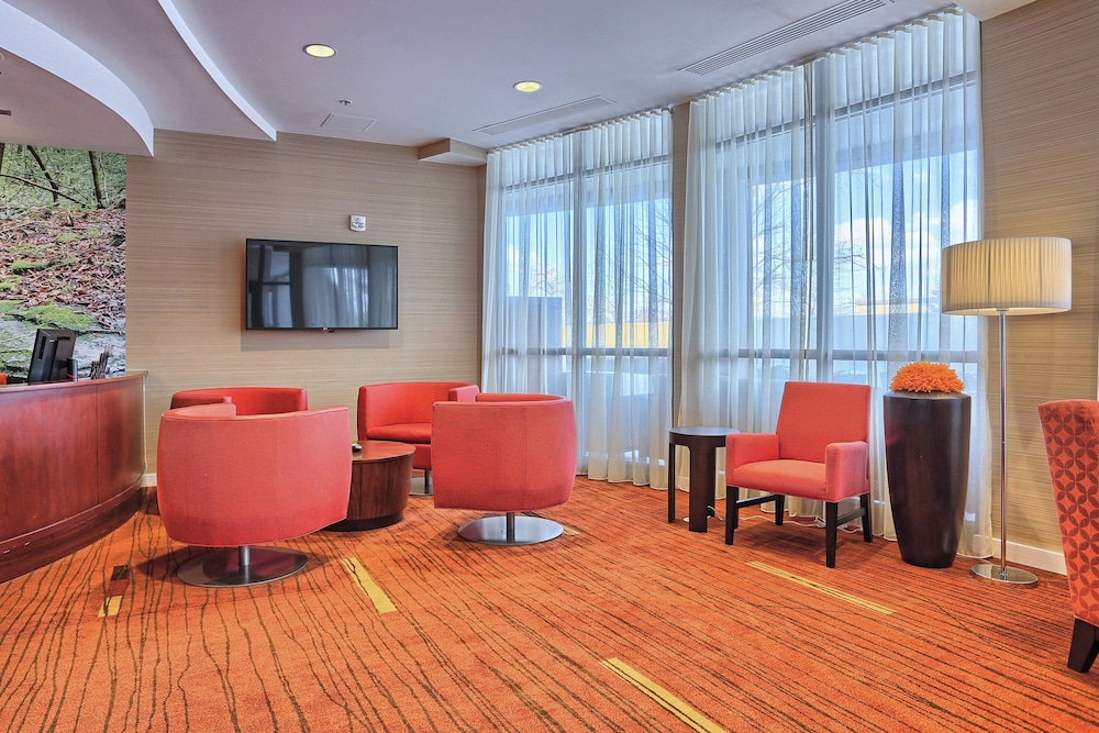 Courtyard by Marriott Harrisburg West Mechanicsburg - photo 2