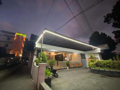 Green Hayaq Hotel — hotel in Selong