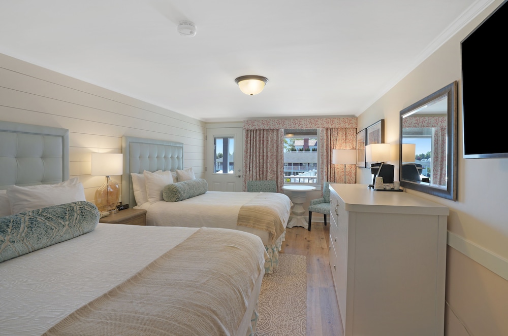 The Harborside Inn - photo 25