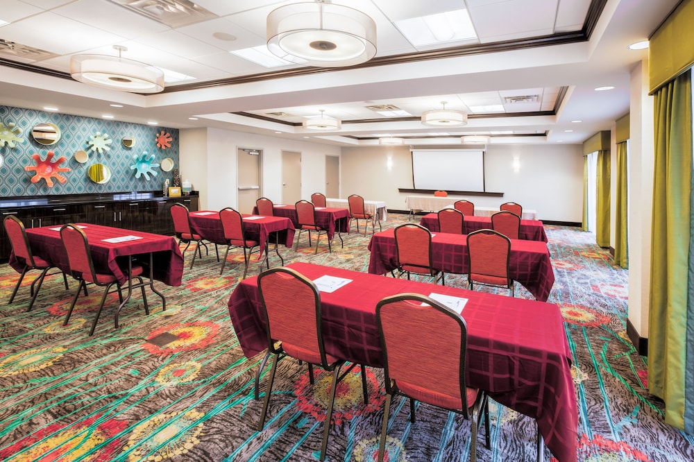 Holiday Inn Express & Suites Eureka by IHG - photo 26