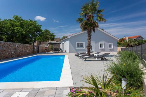 Villa Mia — 4-Star Luxury Hotel in Vrbnik, Croatia