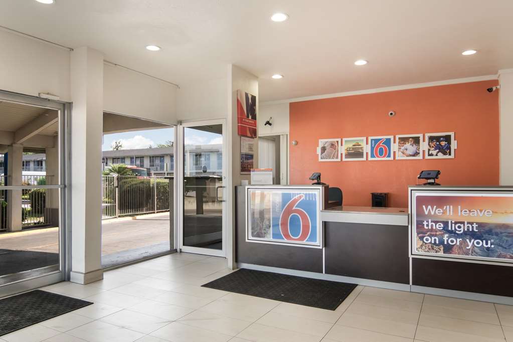 Motel 6 Fort Worth TX Seminary - photo 23
