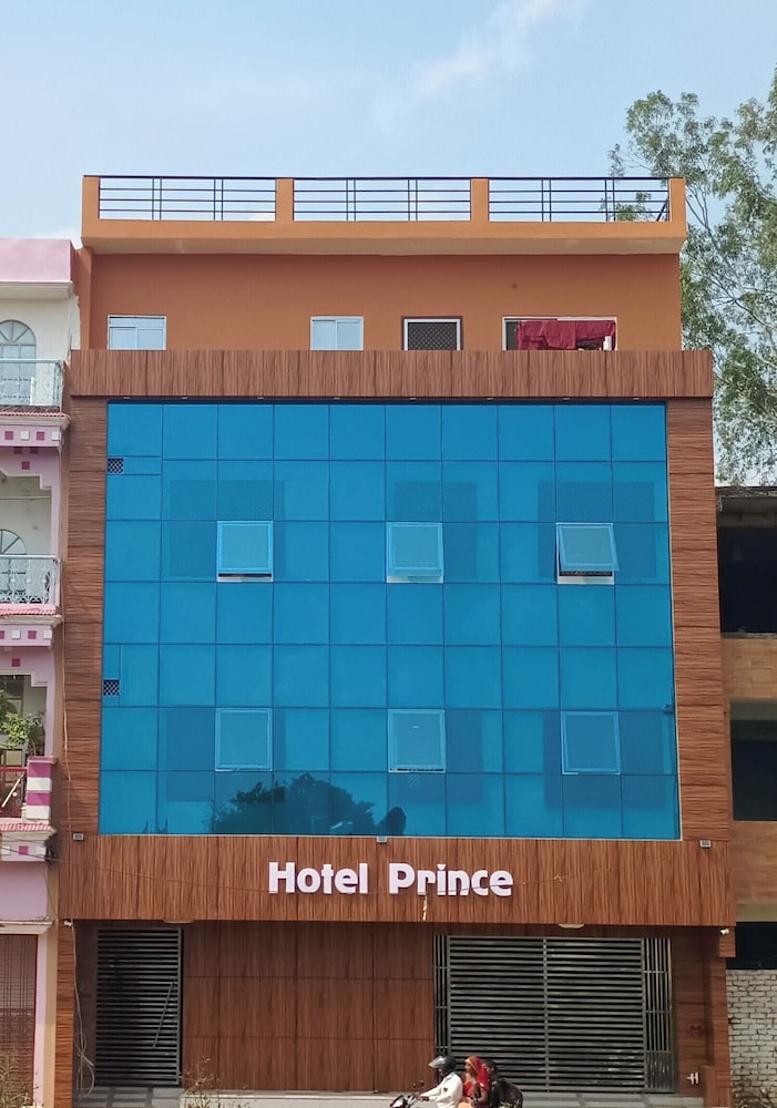 Hotel Prince - carbon neutral hotel in Gorakhpur
