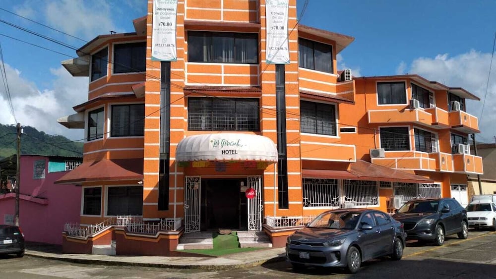 Los Girasoles Hotel in Pichucalco, Mexico