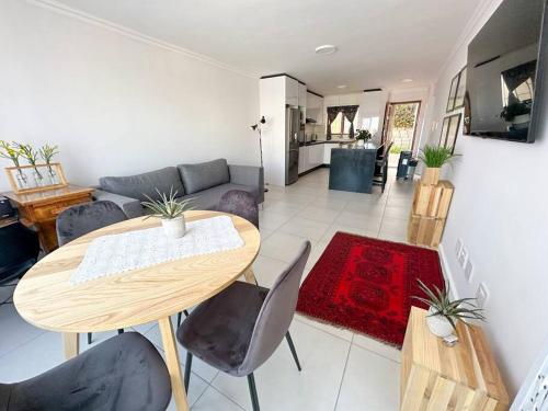 Kalk Bay Stylish 2Bed Pool&Patio 33