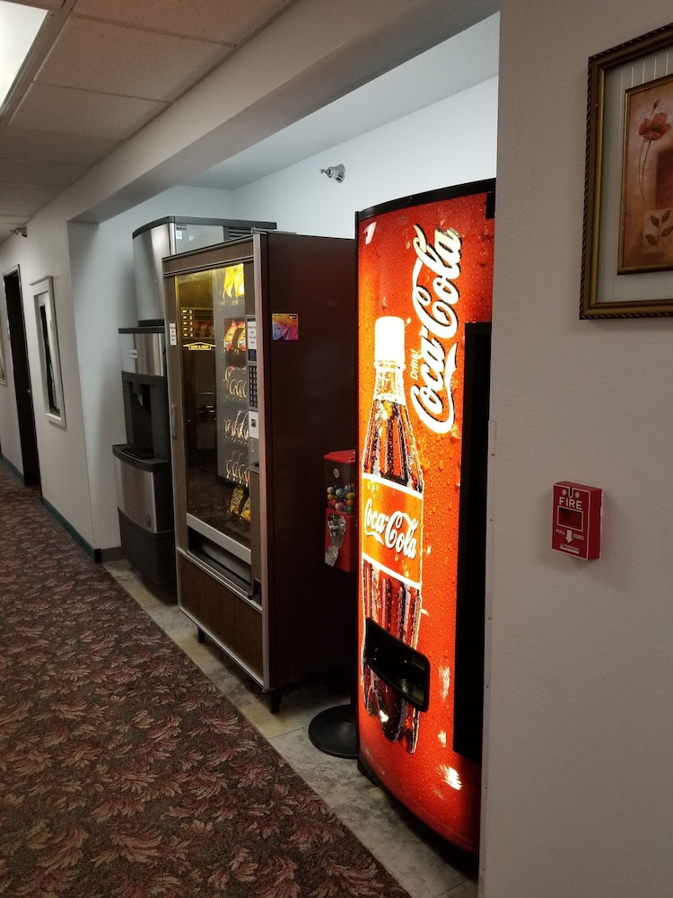 Bilmar Inn & Suites Dell Rapids Near Sioux Falls - photo 108