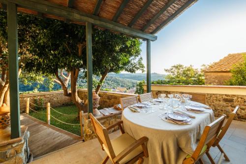 Residenza Vittoria — 4-Star Luxury Hotel in Castagneto Carducci, Italy