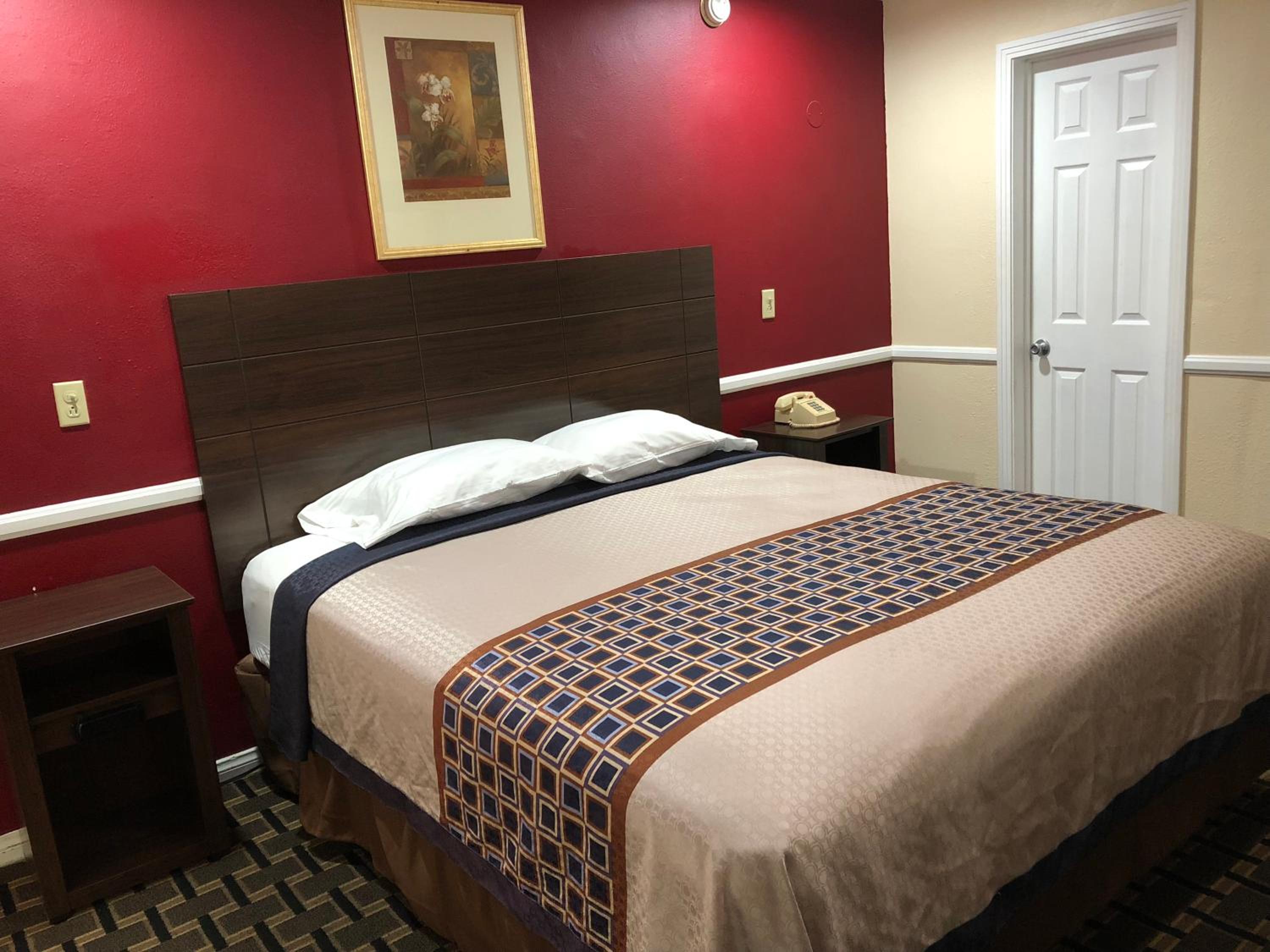 Whittier Travel Inn - photo 18