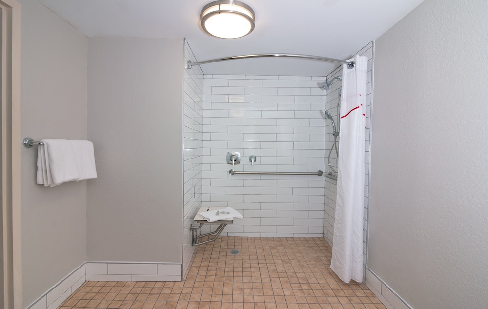 Red Roof Inn PLUS Miami Airport - photo 17