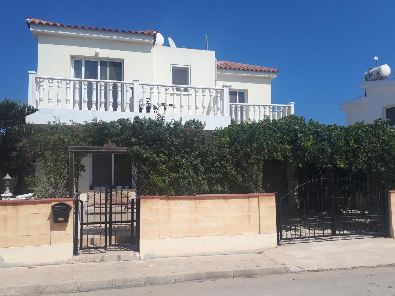 Sea View Villa in Agia Thekla