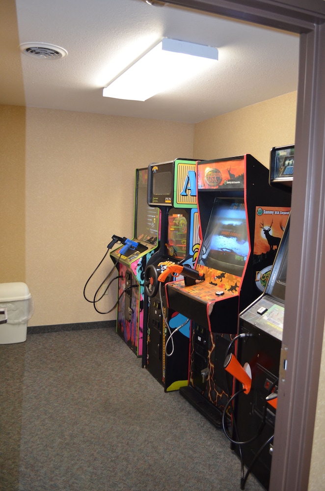 AmericInn by Wyndham Maquoketa - photo 16
