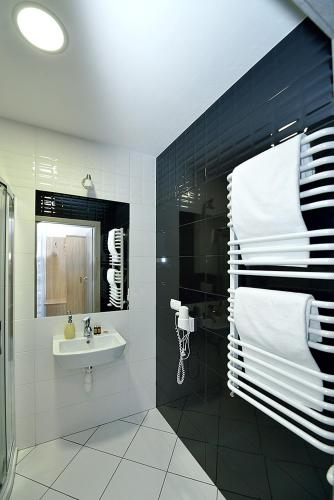 Nova Stodola - carbon neutral hotel in Klomnice