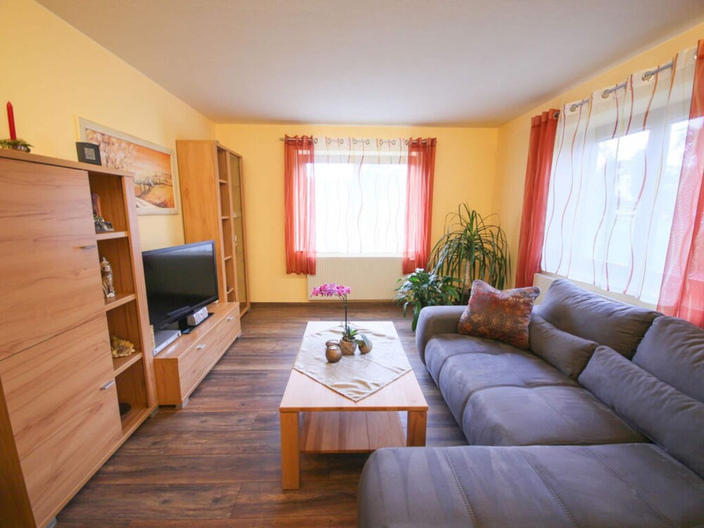 Ferienwohnung Estel — 4-Star Luxury Hotel in Barenstein, Germany