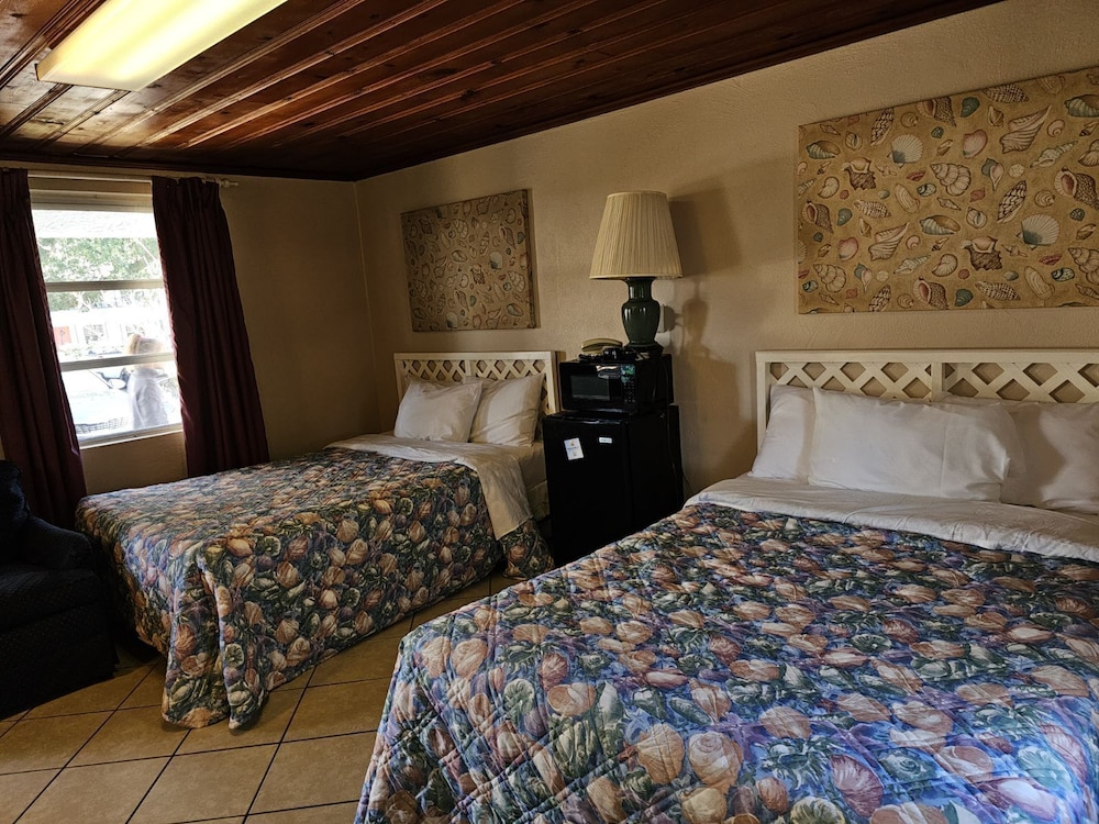 Captain's Cove Motel - photo 5