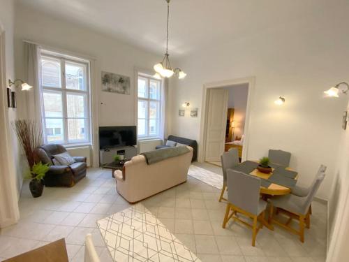 Spacious Andrassy — 4-Star Luxury Hotel in Budapest, Hungary