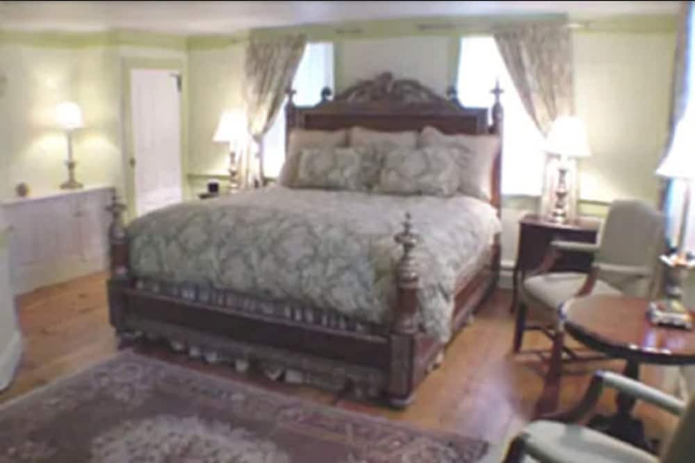 Admiral Farragut Inn - photo 16