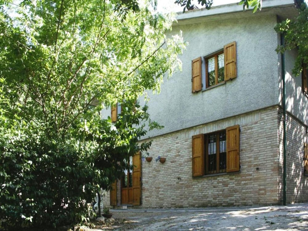 Farmhouse in Fano With Pool & Adriatic Views — 4-Star Luxury Hotel in Montemaggiore Al Metauro, Italy
