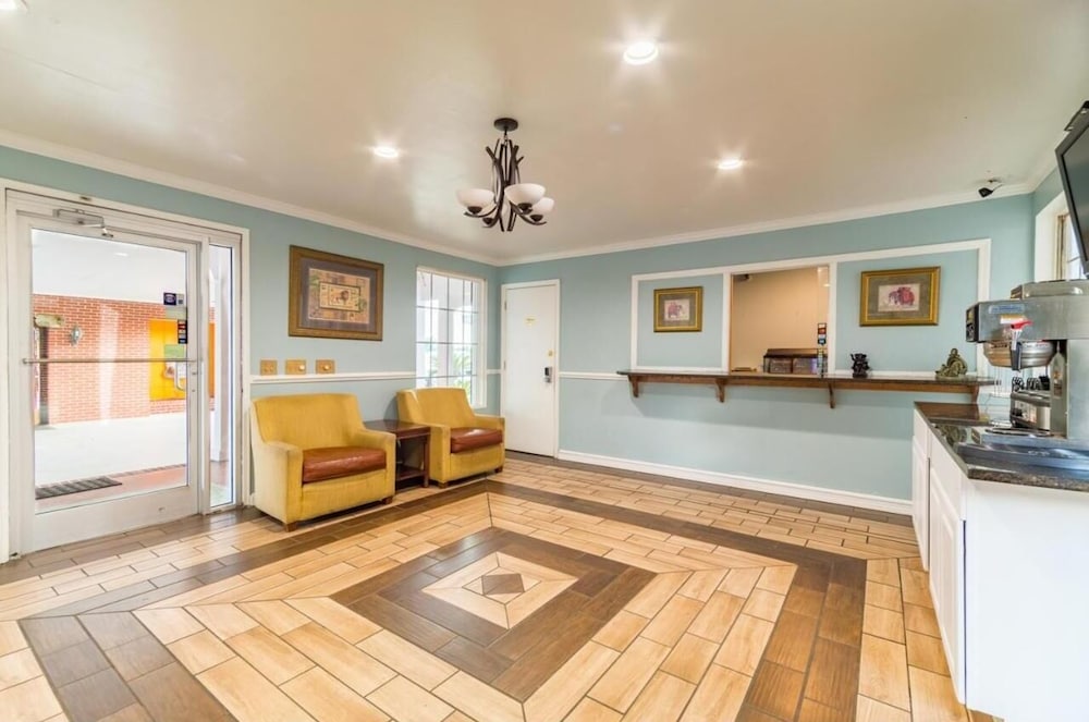 Winton Inn & Suites - photo 3