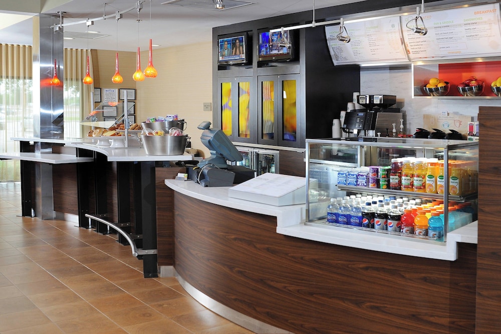 Courtyard by Marriott Houston Hobby Airport - photo 20