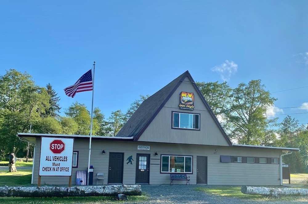 Wallicut River RV Resort & Cabins — hotel in Astoria