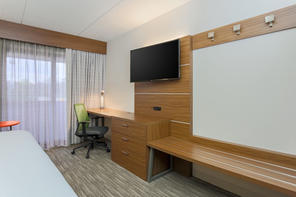 Holiday Inn Express Milwaukee West Medical Center by IHG - photo 10