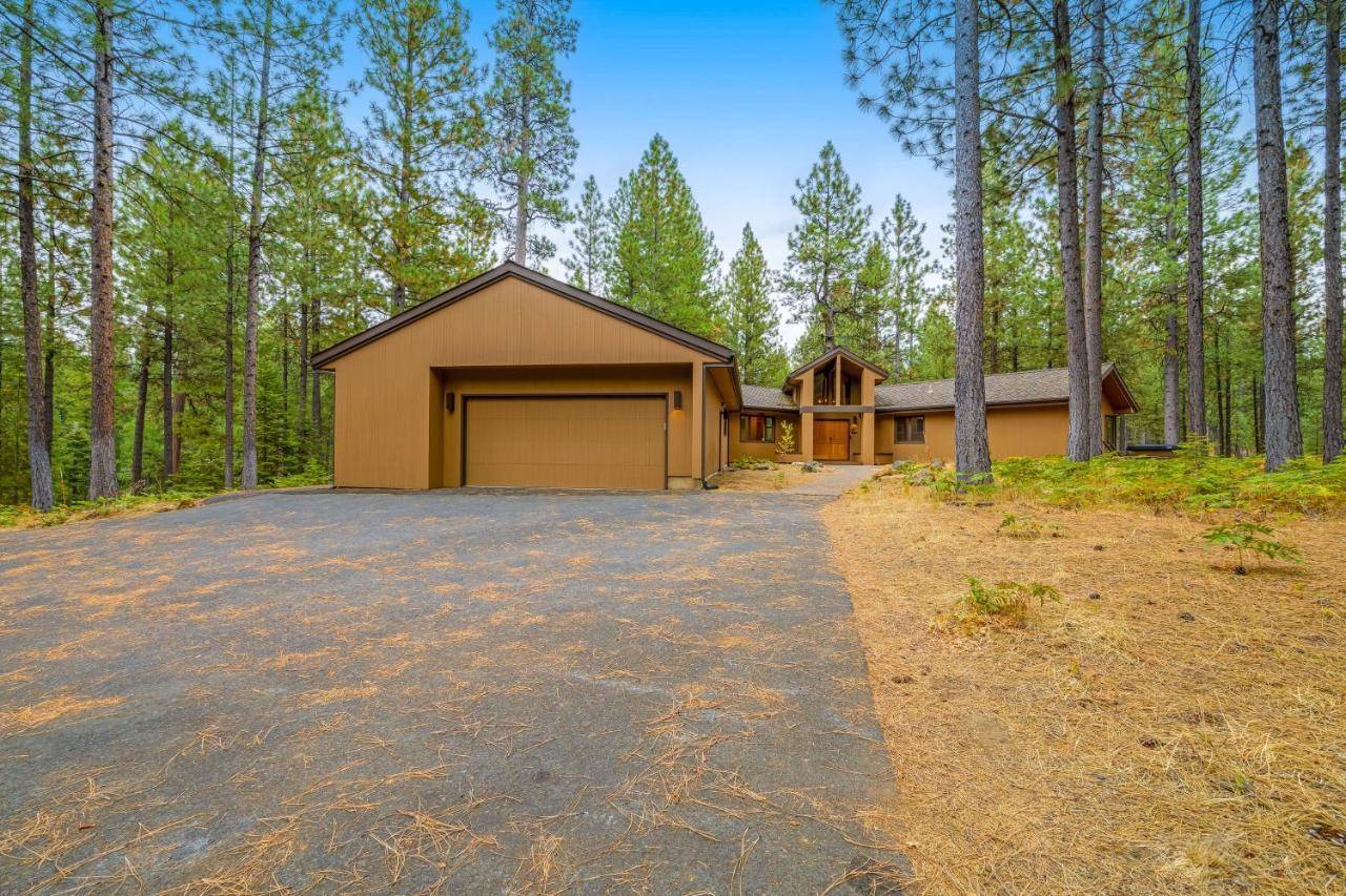 Tree lined Paradise in Sisters, United States