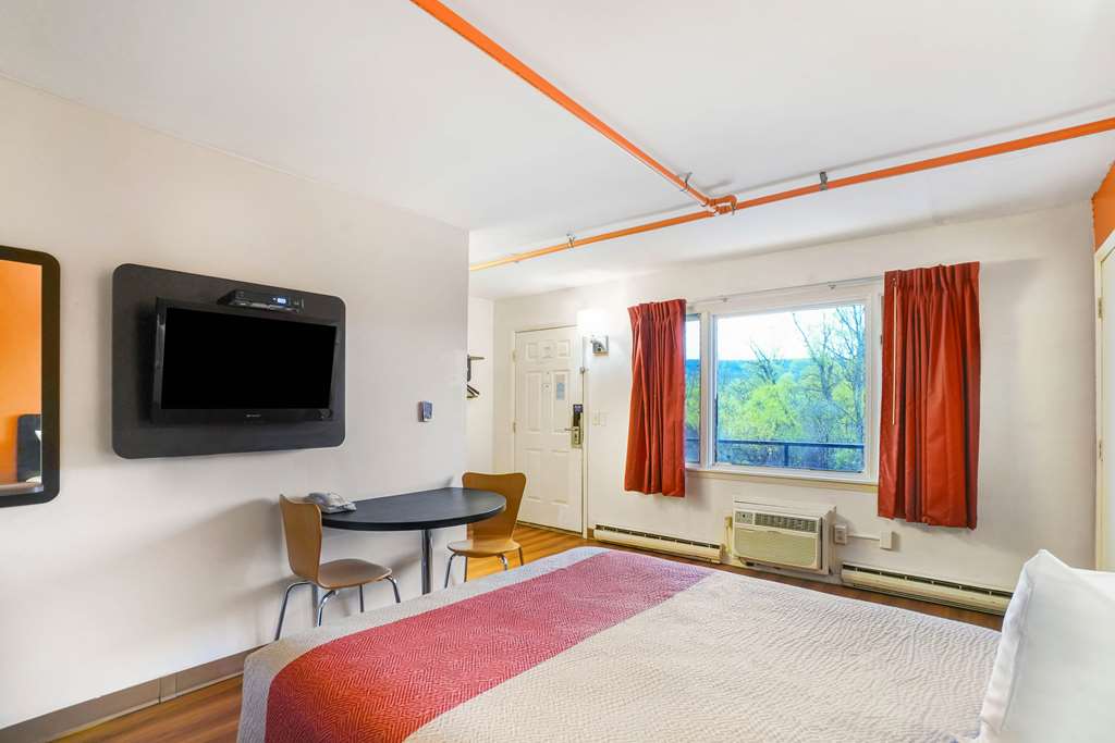 Motel6 Ilion NY - photo 14