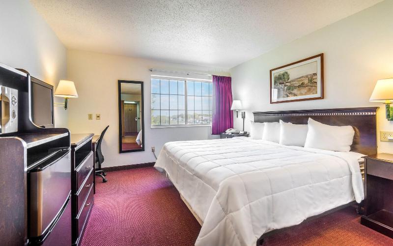 Wamego Inn and Suites - photo 15
