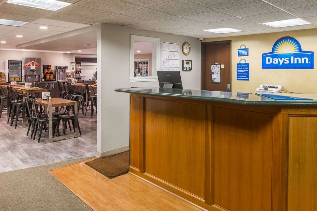 Days Inn by Wyndham Pierre - photo 3