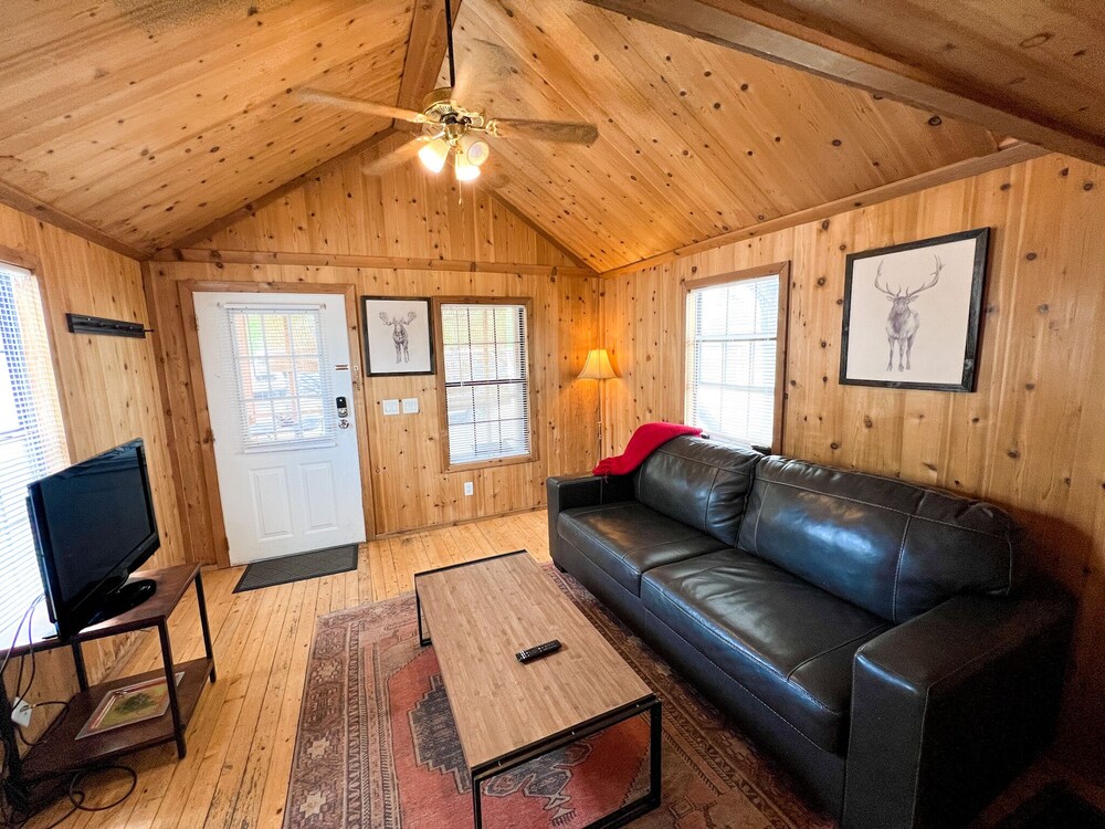 Cedar Creek Lodging & RV Park - photo 34