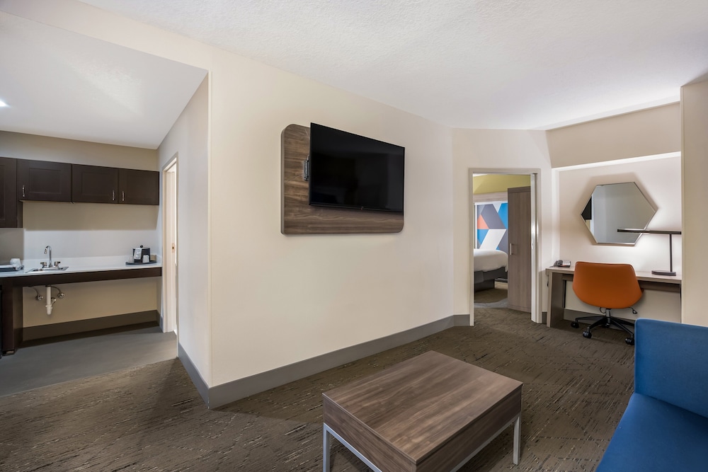 Holiday Inn Express Hotel & Suites PERRY by IHG - photo 20
