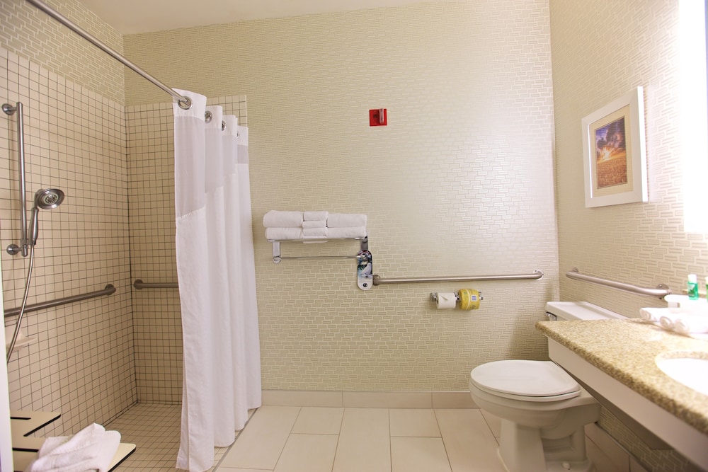 Holiday Inn Express Fargo West Acres by IHG - photo 24