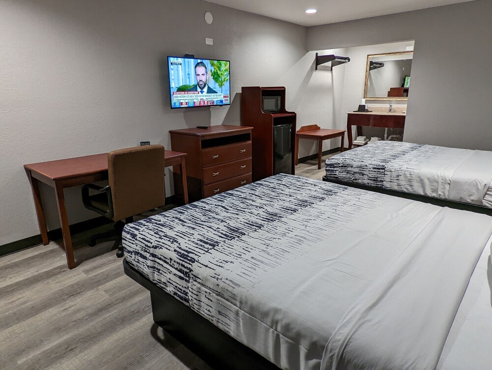 Okc Hotel - photo 6