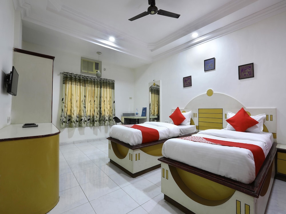 OYO 12049 Hotel Ravi Kiran Executive