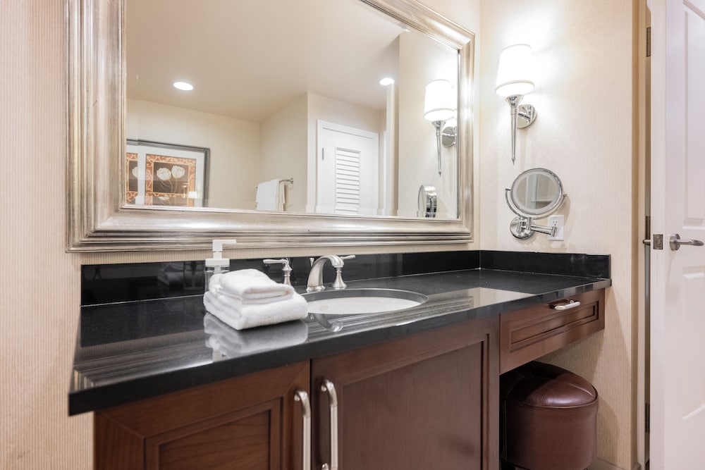 StripViewSuites at Signature - photo 224