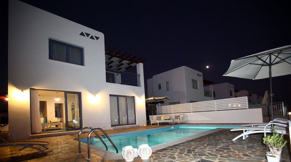 Meltemi Villas — 4-Star Luxury Hotel in Chlorakas, Cyprus