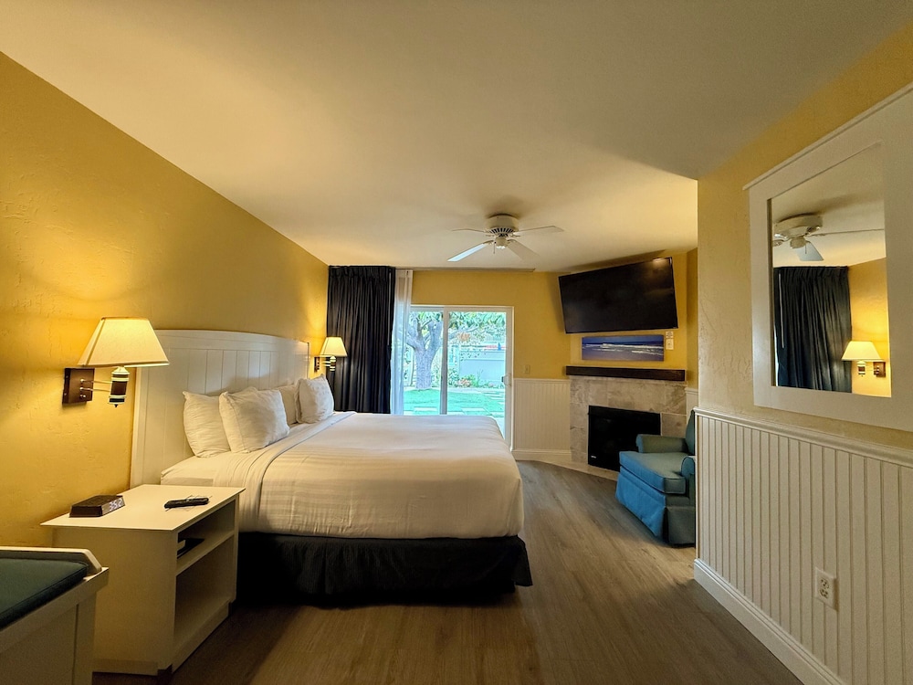 Monterey Bay Lodge - photo 19