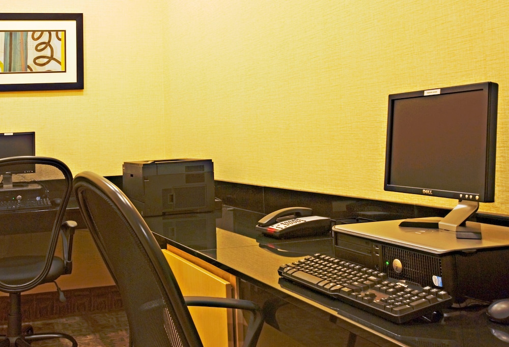 Holiday Inn Express & Suites Borger by IHG - photo 16