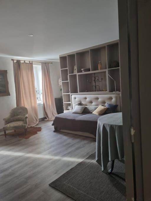 L'ourse Epinal Tres Bel Appartement Quartier Port — 4-Star Luxury Hotel in Epinal, France
