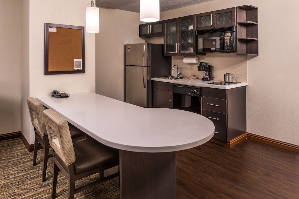 Candlewood Suites Kansas City Speedway by IHG - photo 14