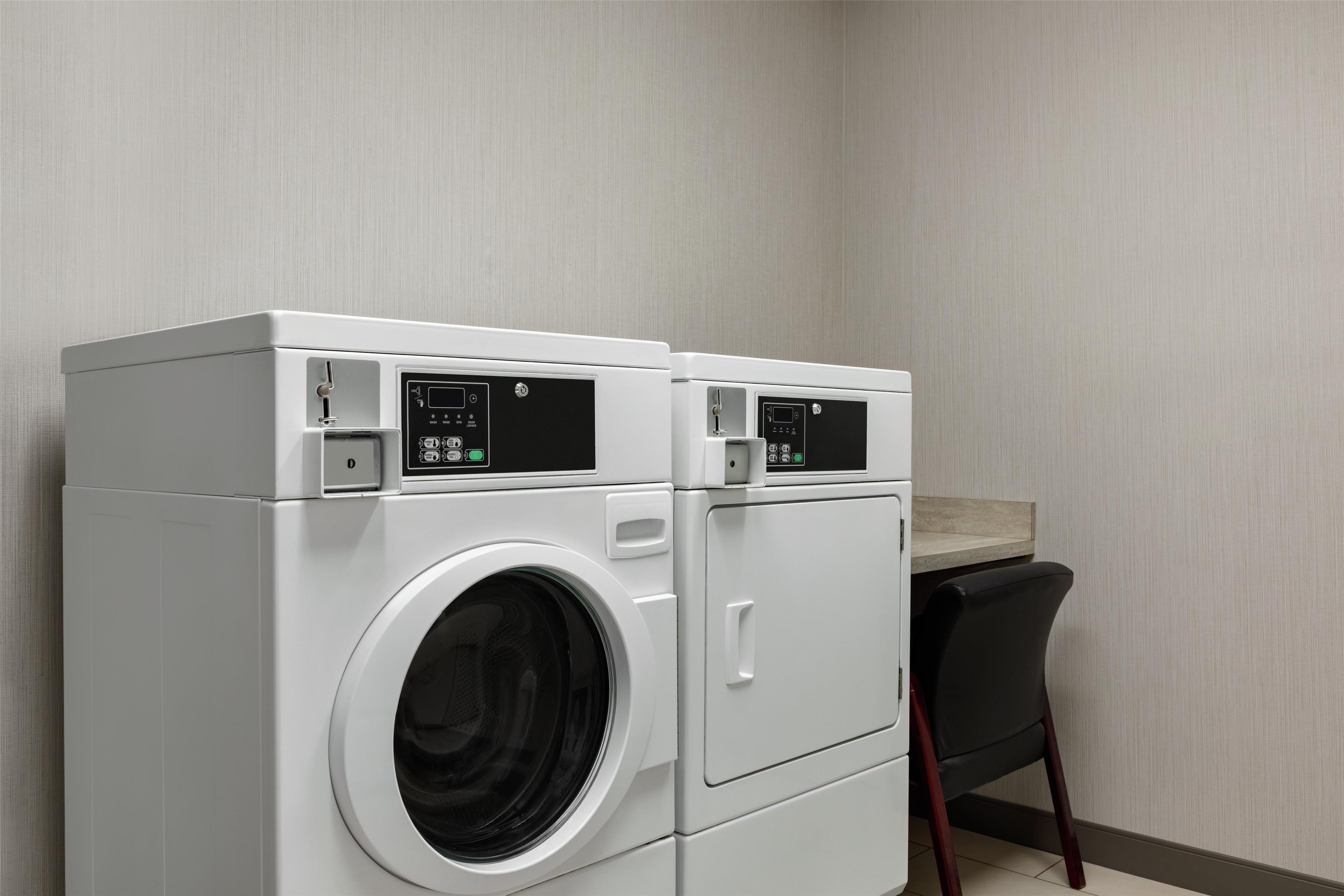 Hampton Inn & Suites Pittsburgh Harmarville - photo 19
