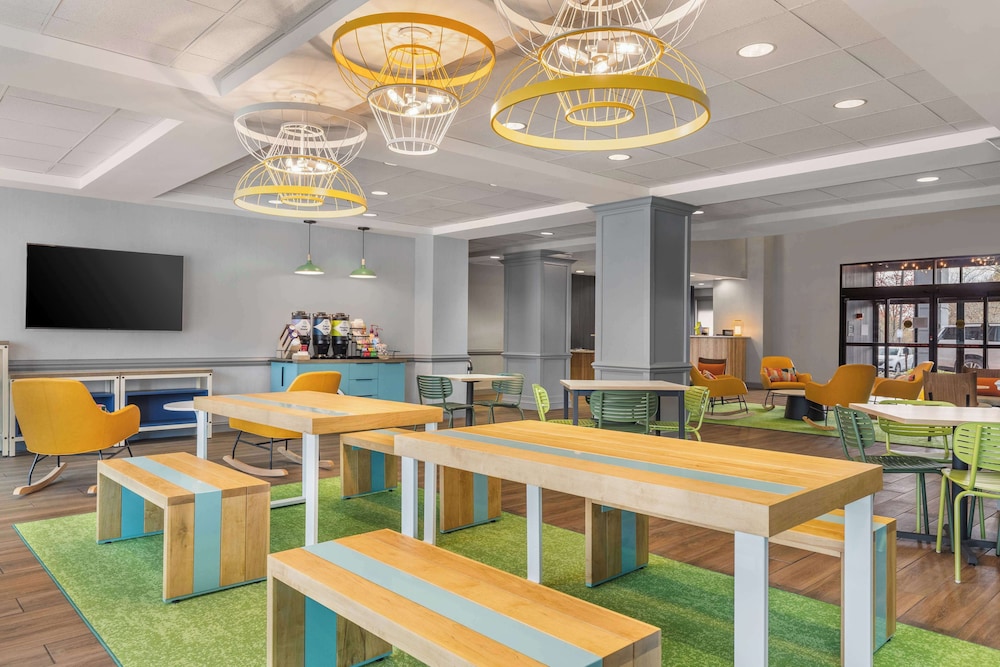 Wingate by Wyndham Charlotte Airport South I 77 Tyvola - photo 3