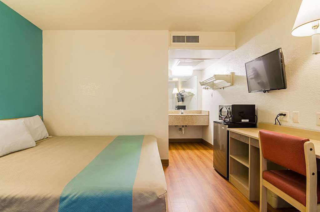 Motel 6 Mitchell SD - photo 17