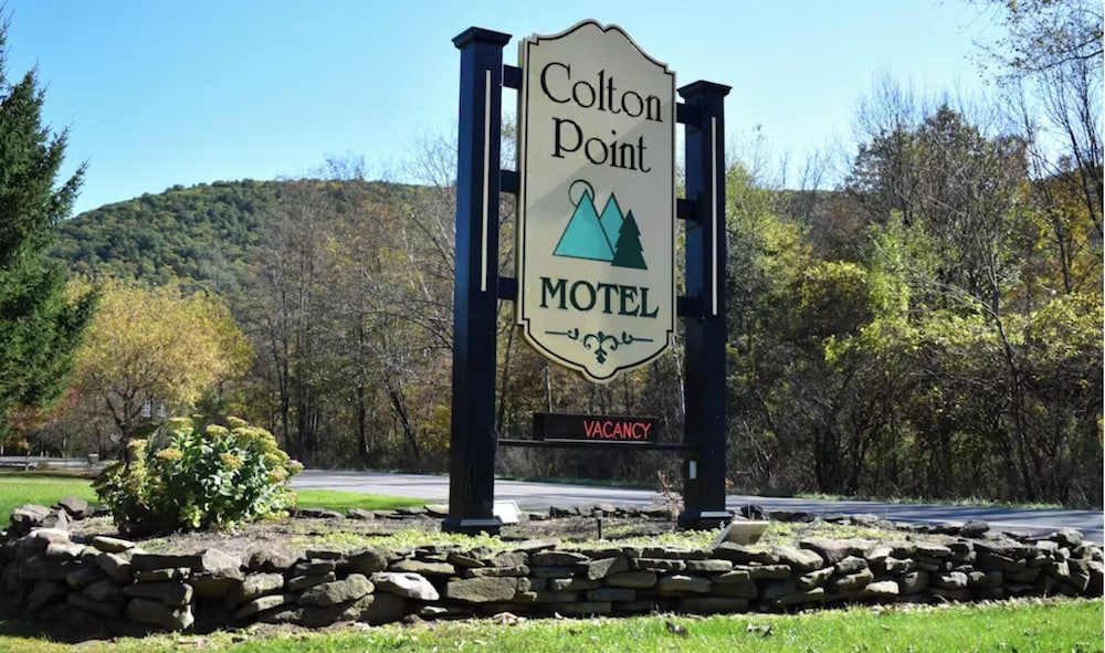Colton Point Motel — hotel in Wellsboro