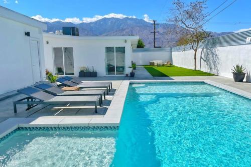Desert Haus: Modern Luxury Home Private Pool — 4-Star Luxury Hotel in Palm Springs, United States
