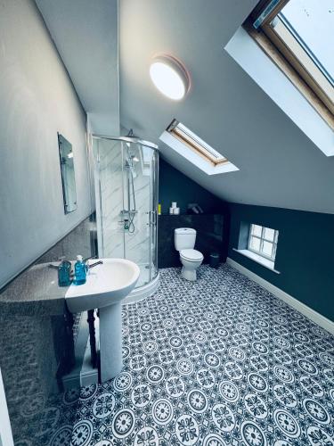 Queens Townhouse 4 Bedrooms Sleeps 9 — Whitehaven — photo 4