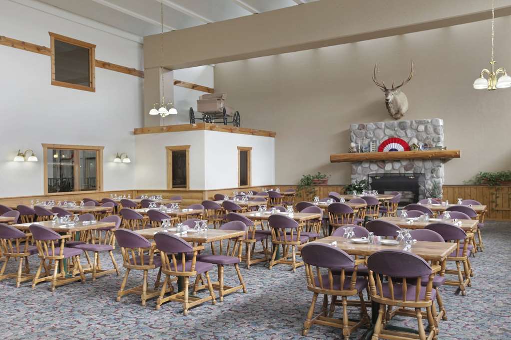 Quality Inn & Suites - photo 10