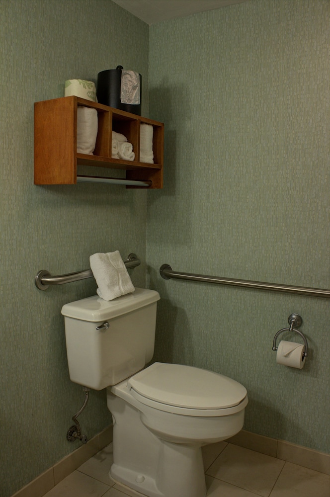 Hampton Inn Daytona Speedway - photo 31