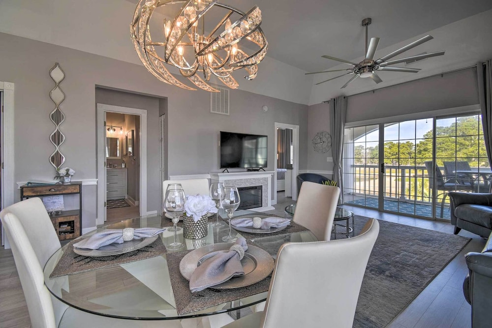 Myrtle Beach Condo Golf Course and Pool View — 4-Star Luxury Hotel in Myrtle Beach, United States