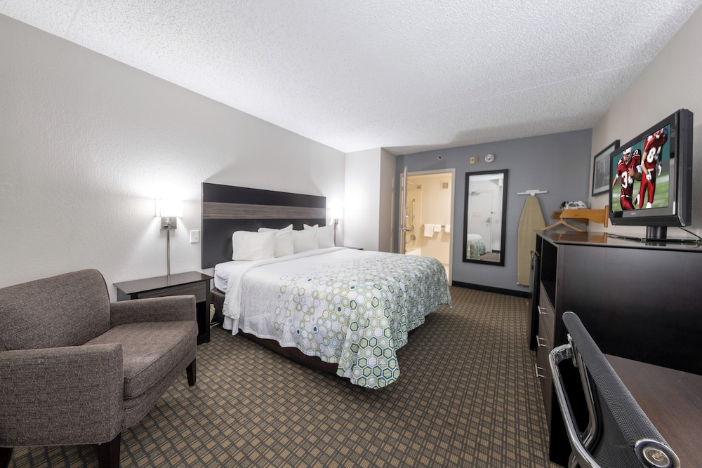 HomeTown Inn by Red Roof East Syracuse - photo 19